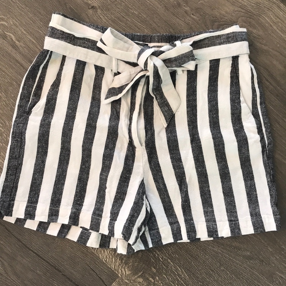 Black and white striped shorts with belt